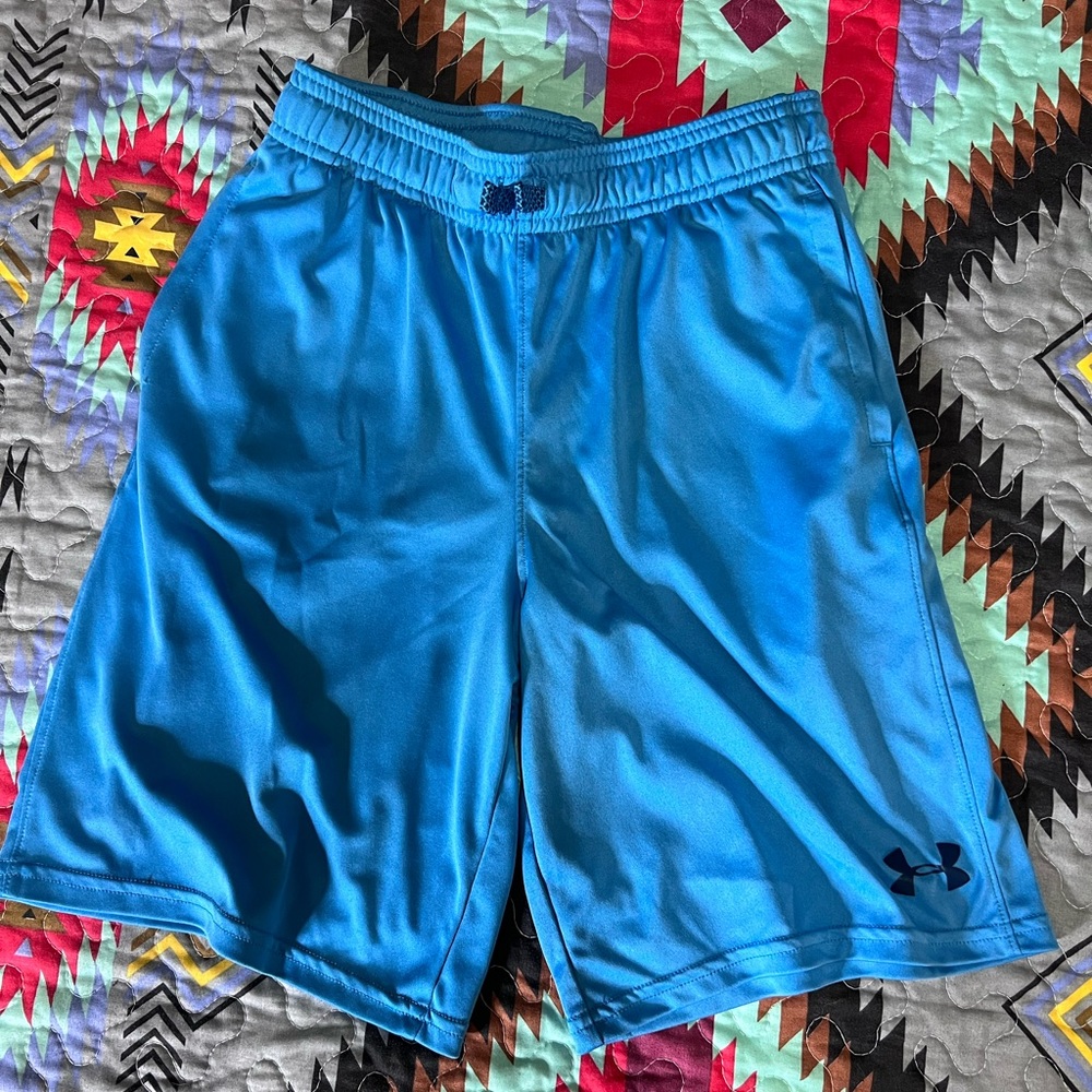 EUC- Youth Heat Gear Under Armour Shorts